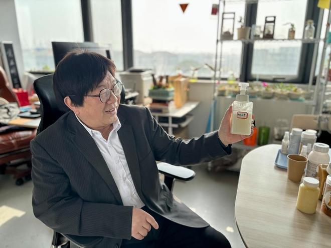 迎全国两会 黄勇平代表：为黑水虻产业化寻一个“娘家”